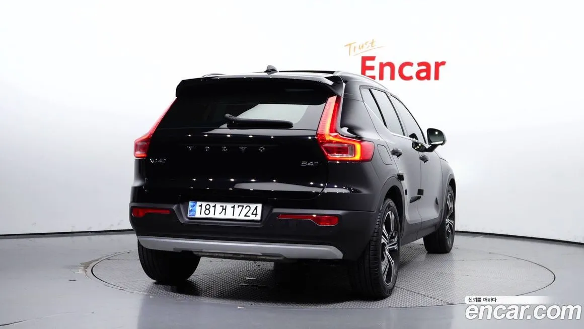 Volvo XC40 — фото 2
