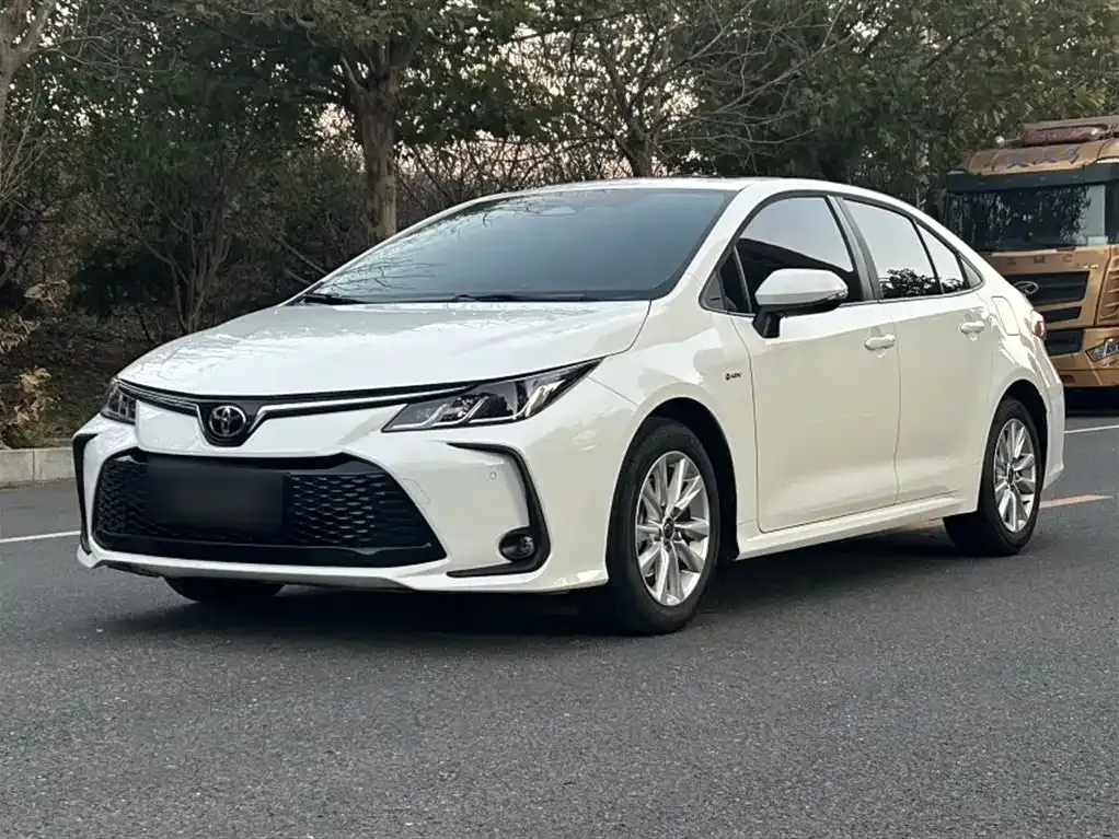 Toyota Corolla — фото 2