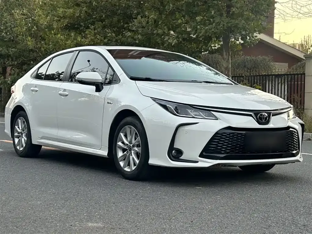 Toyota Corolla — фото 3