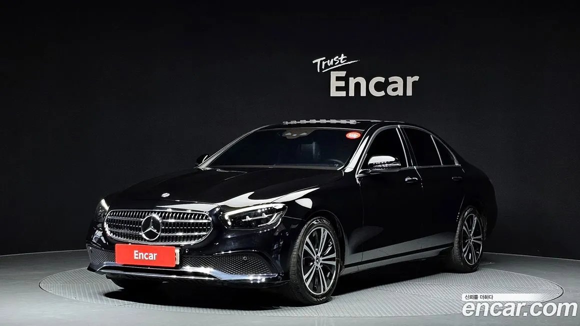 Mercedes-Benz E-Class — фото 1