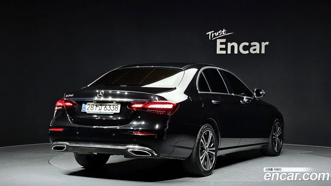 Mercedes-Benz E-Class — фото 2