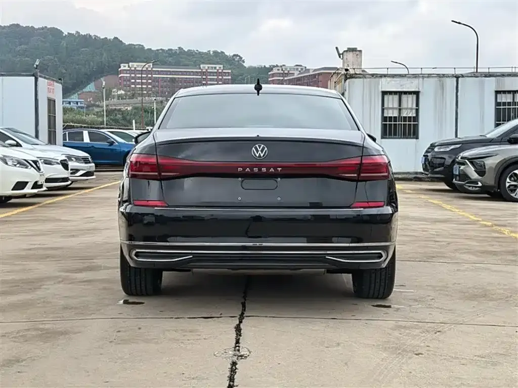 Volkswagen Passat — фото 7