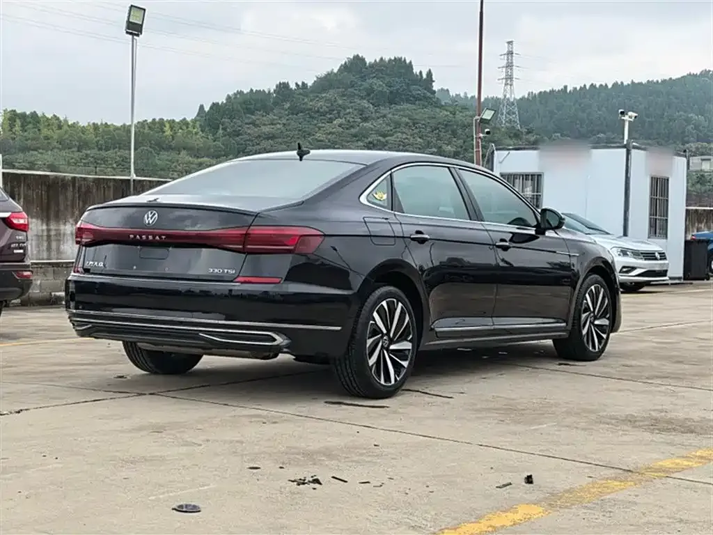 Volkswagen Passat — фото 10