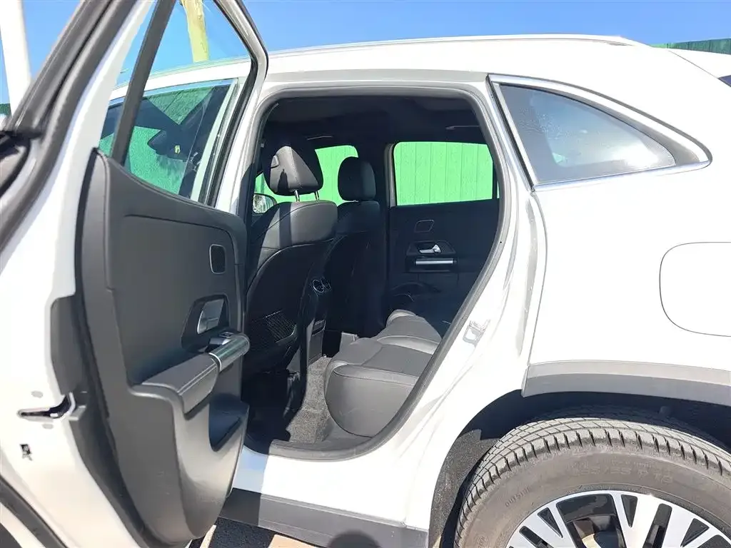 Mercedes-Benz GLA — фото 10