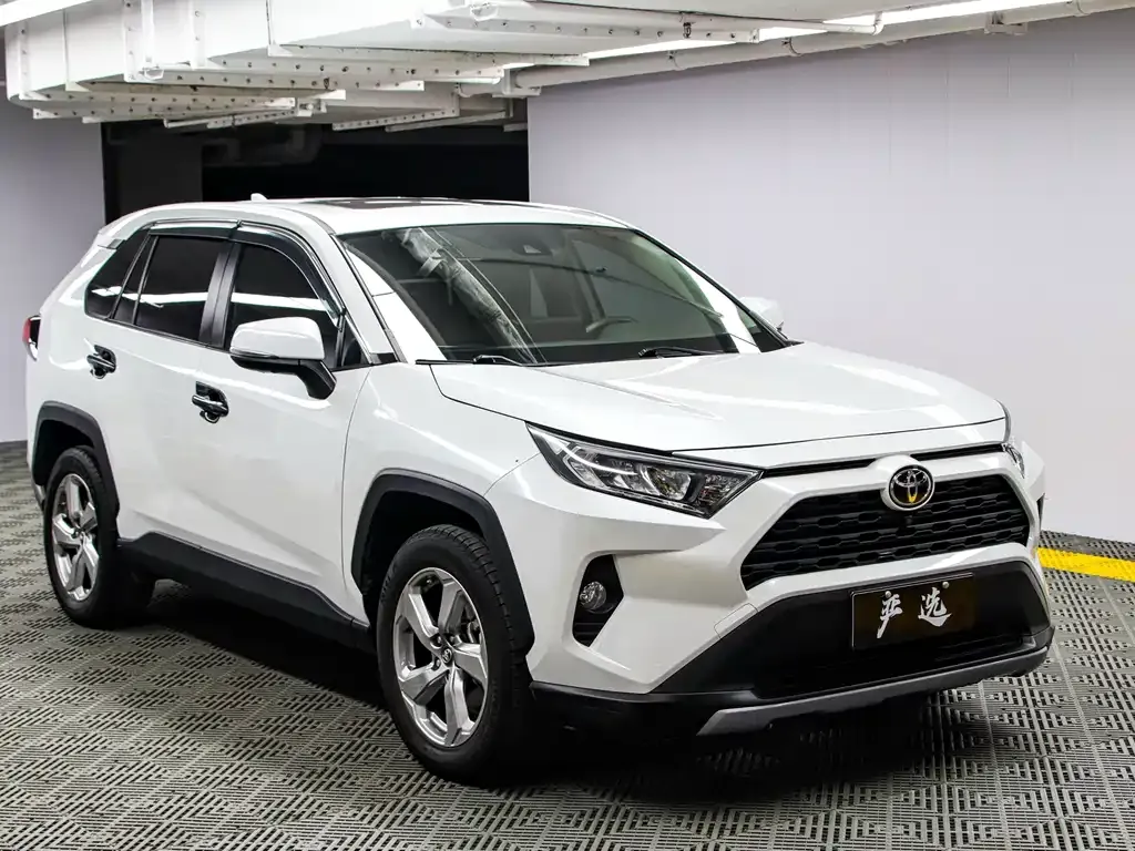 Toyota RAV4 — фото 3