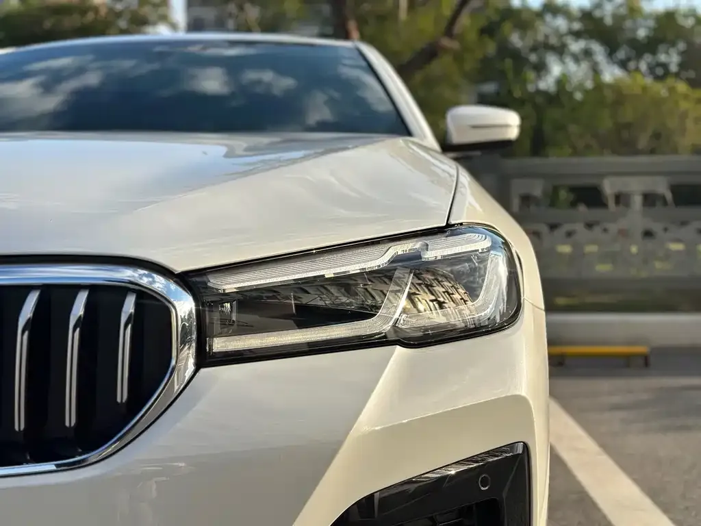 BMW 5 Series — фото 6