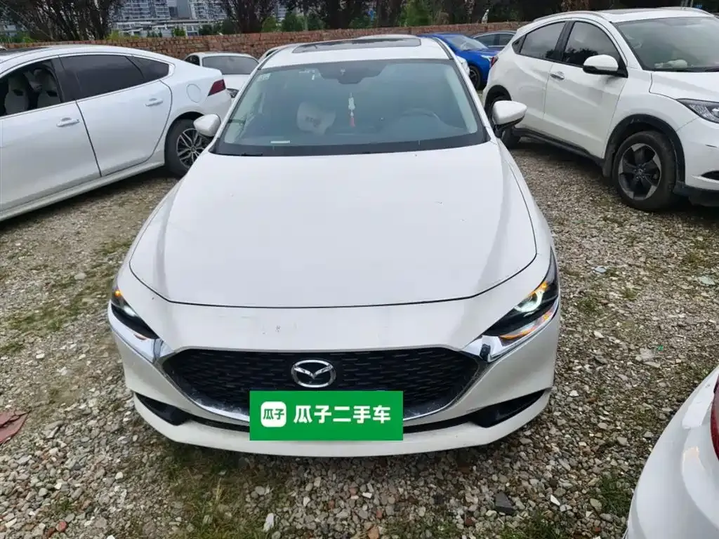 Mazda 3 Axela — фото 1