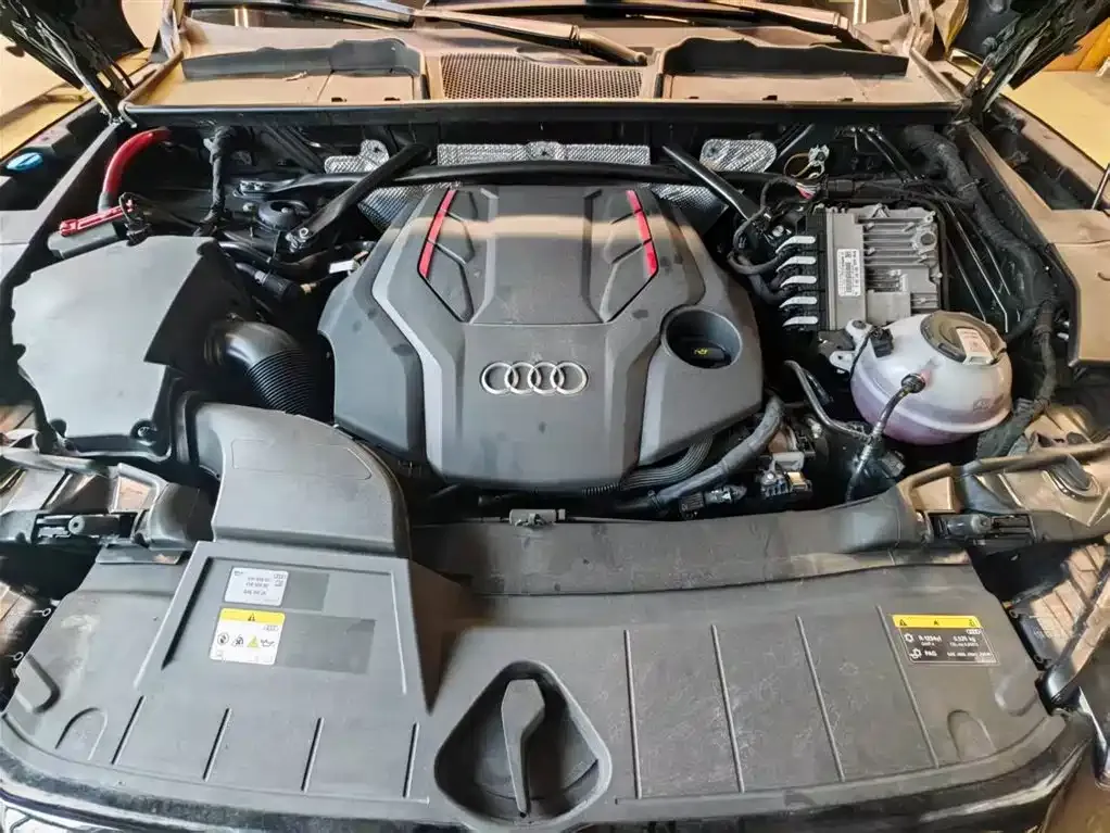 Audi SQ5 — фото 6