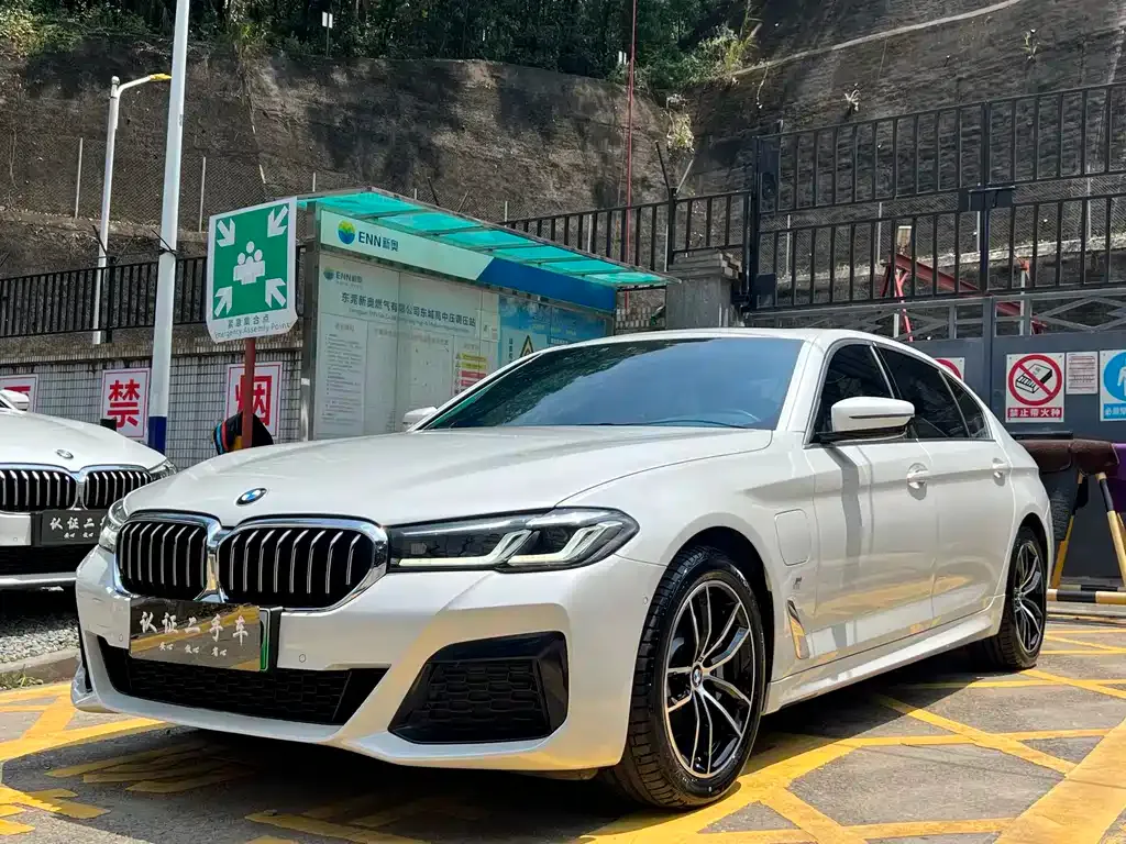 BMW 5 Series New Energy — фото 1