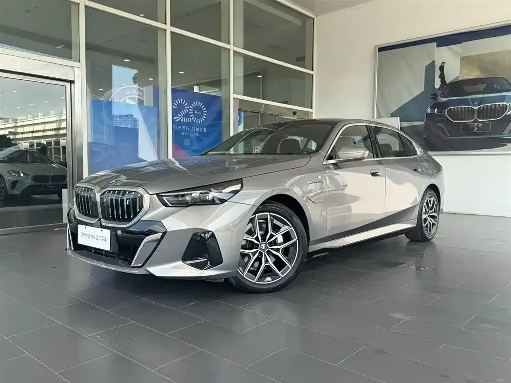 BMW i5 — фото 1
