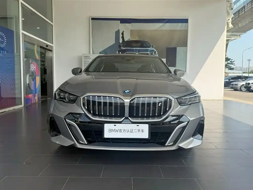 BMW i5 — фото 3