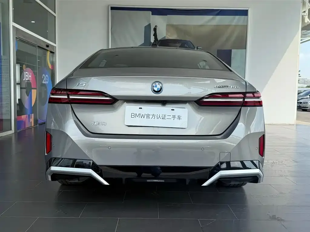 BMW i5 — фото 4