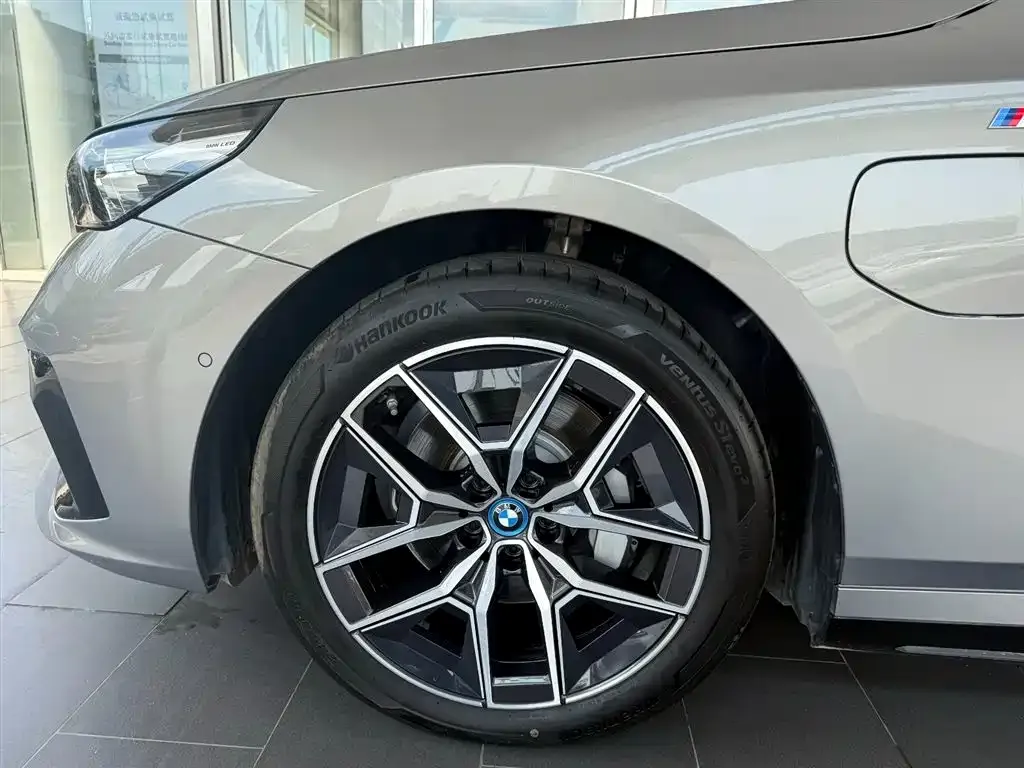 BMW i5 — фото 6