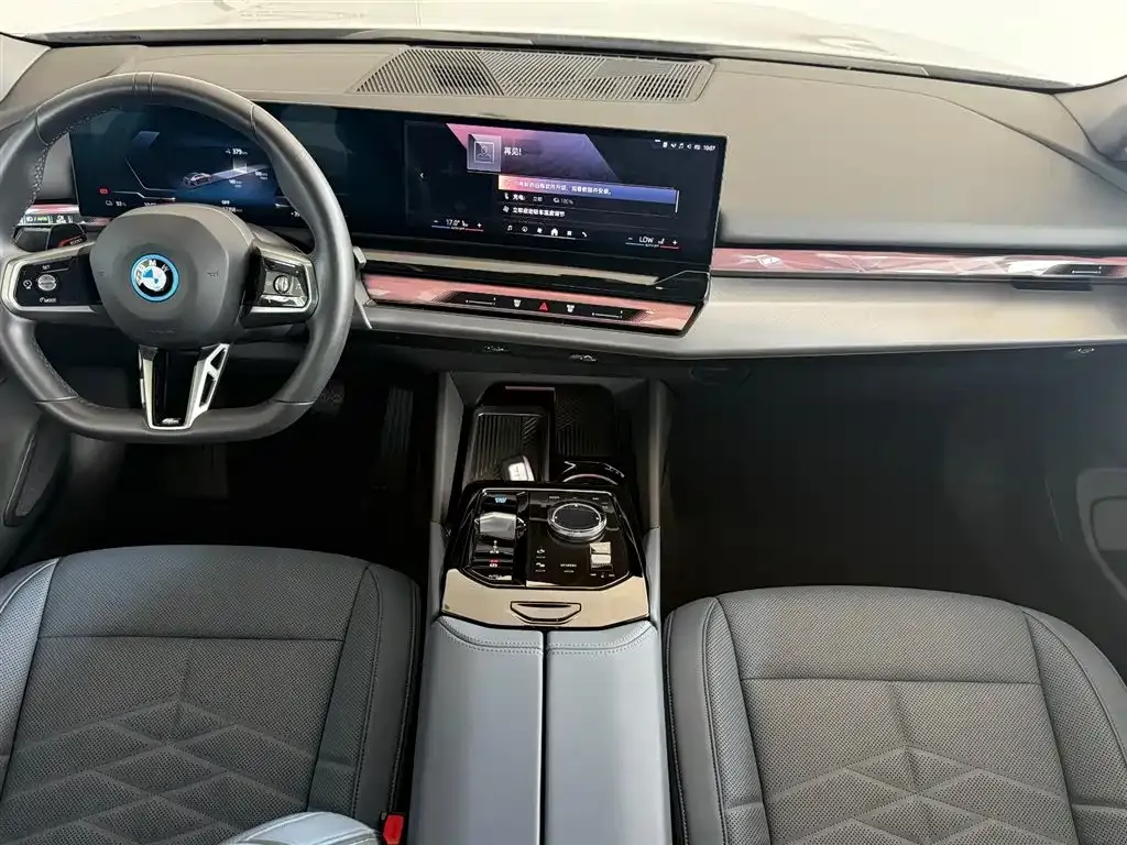 BMW i5 — фото 9