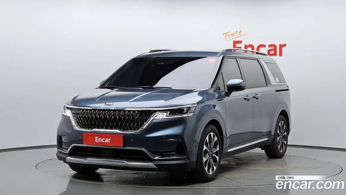 Kia Carnival — фото 1