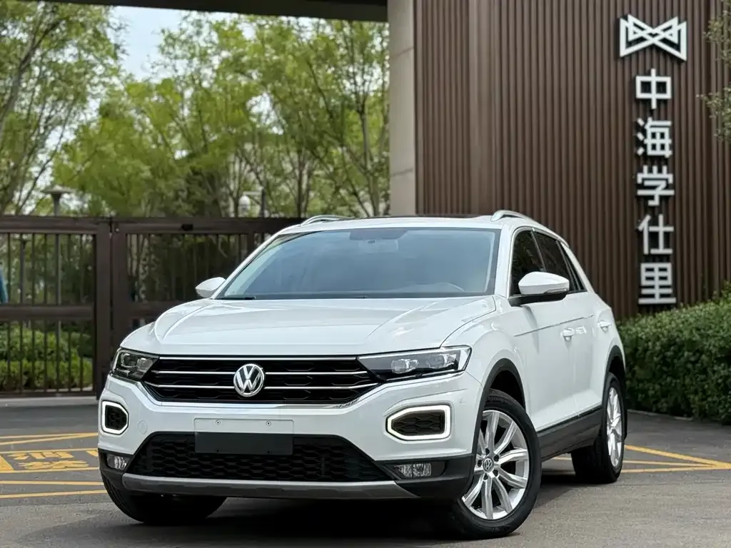 Volkswagen T-Roc — фото 1