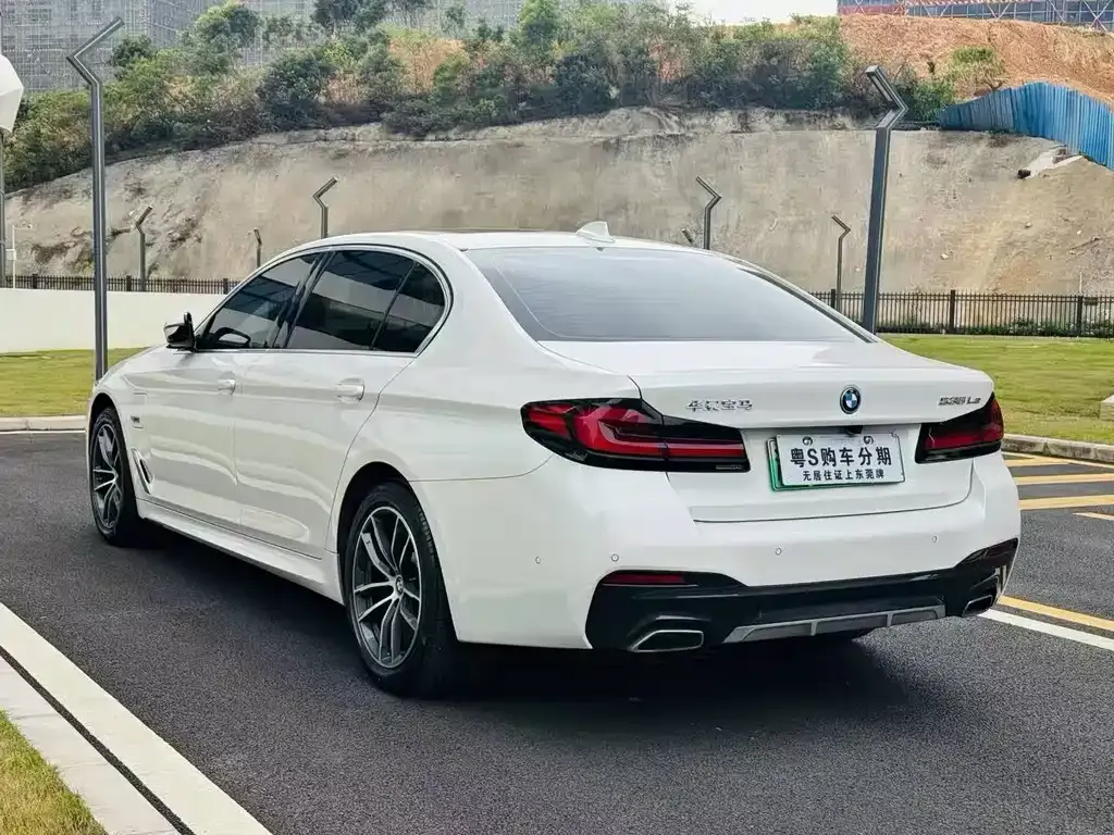 BMW 5 Series New Energy — фото 7
