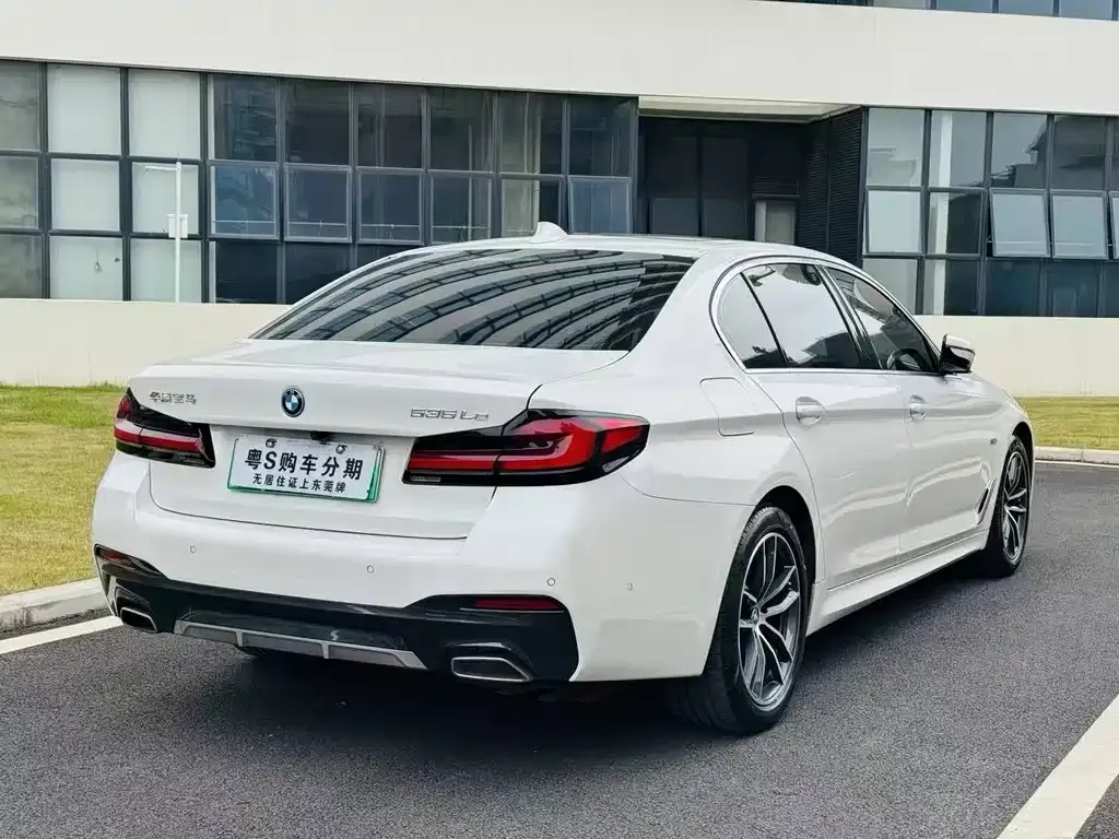 BMW 5 Series New Energy — фото 9