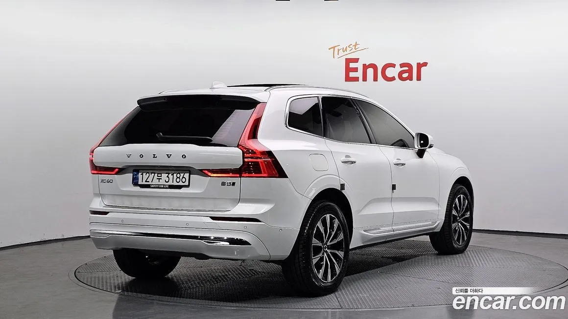 Volvo XC60 — фото 2