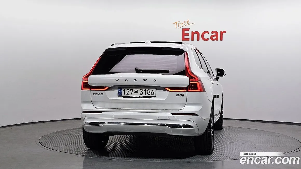 Volvo XC60 — фото 4