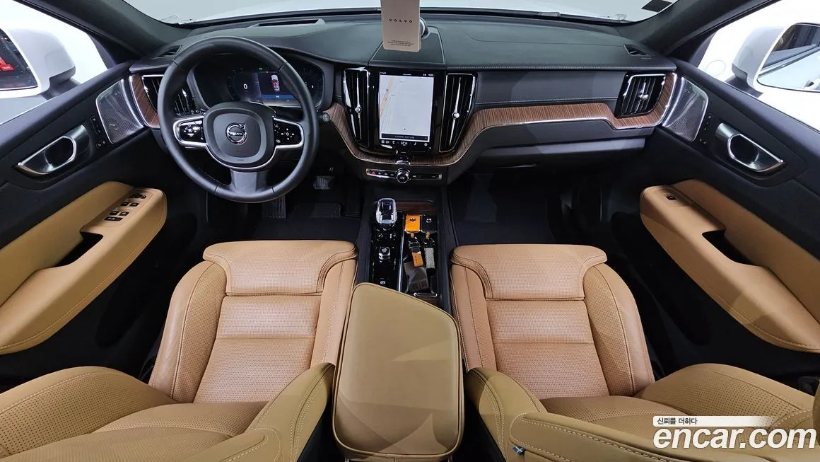 Volvo XC60 — фото 7