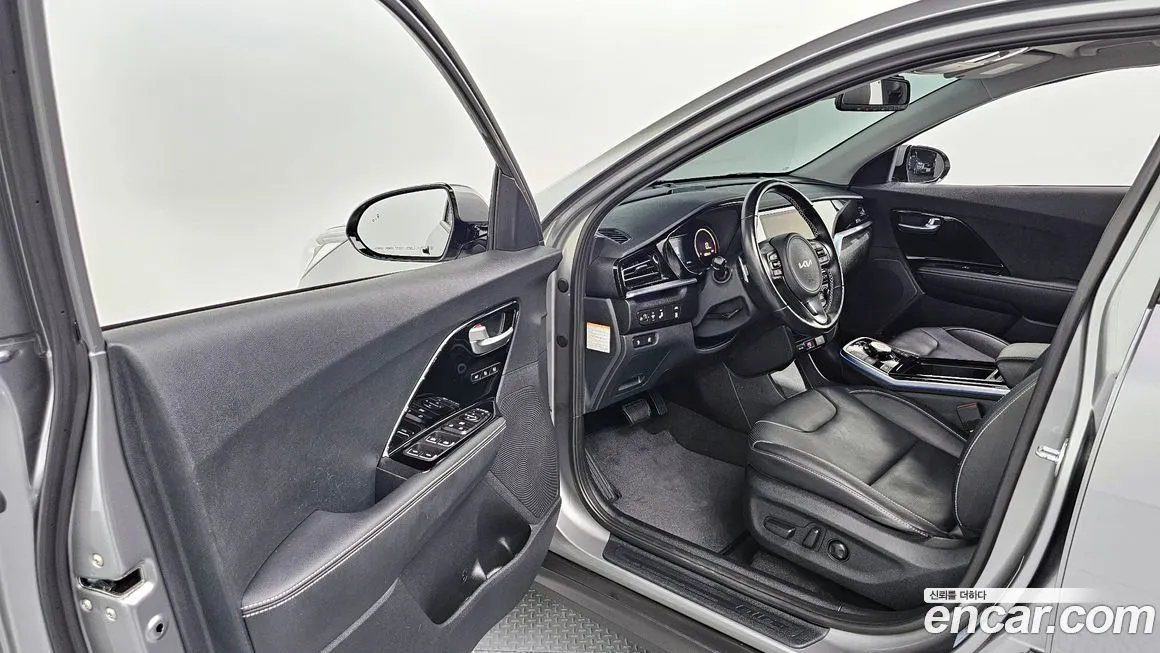 Kia Niro — фото 10