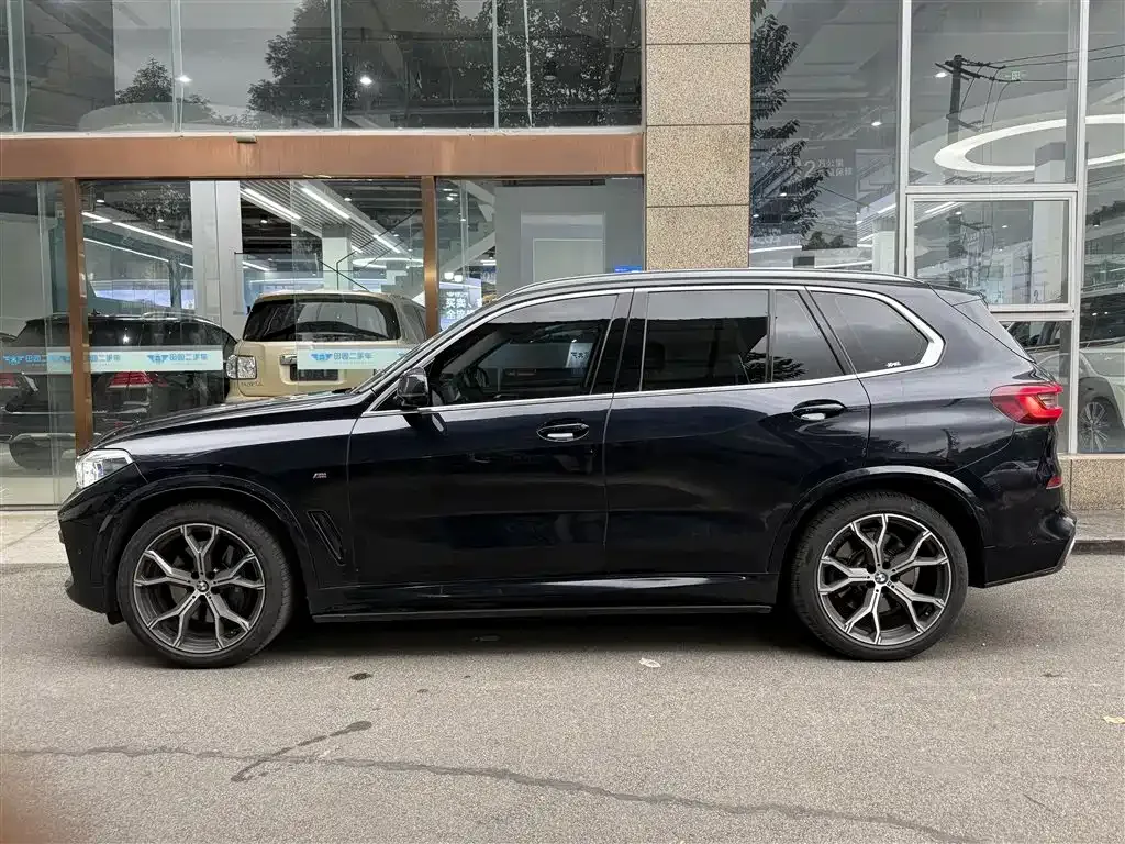 BMW X5 (Import) — фото 3