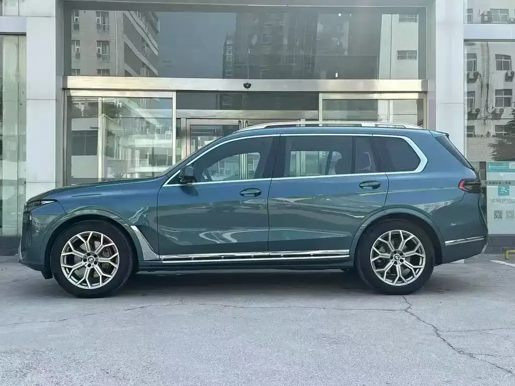BMW X7 — фото 2