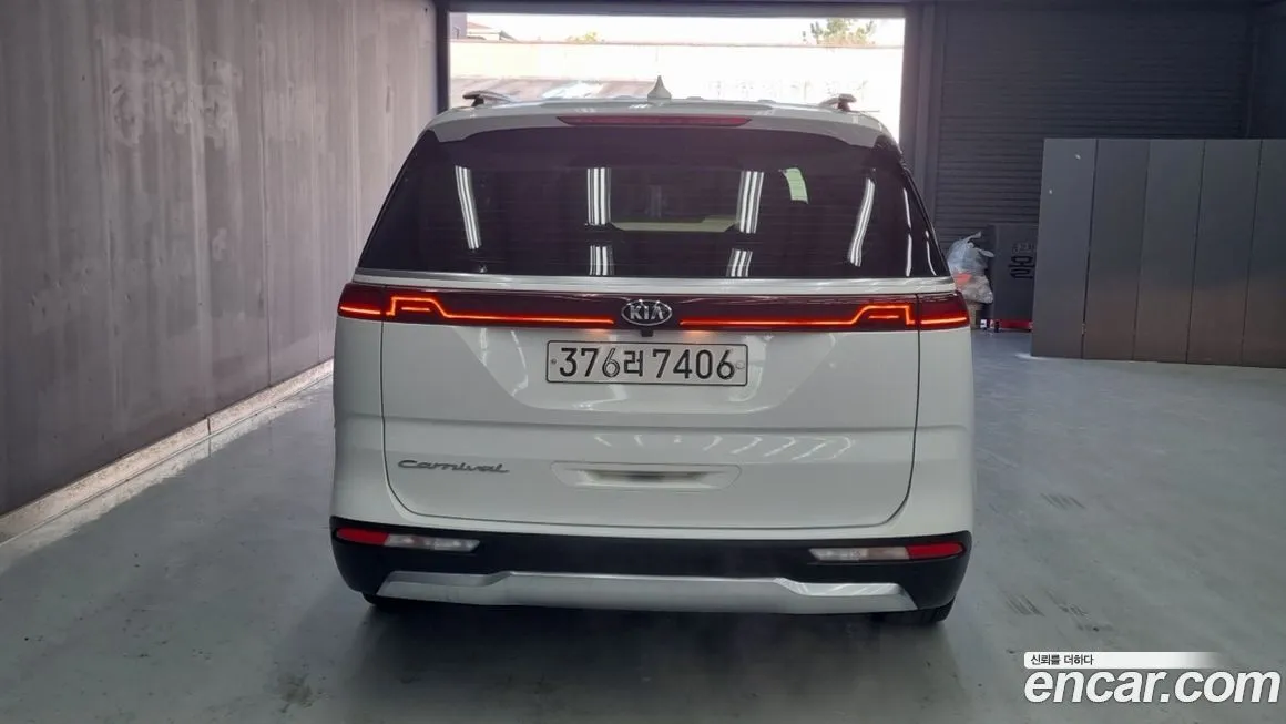Kia Carnival — фото 4