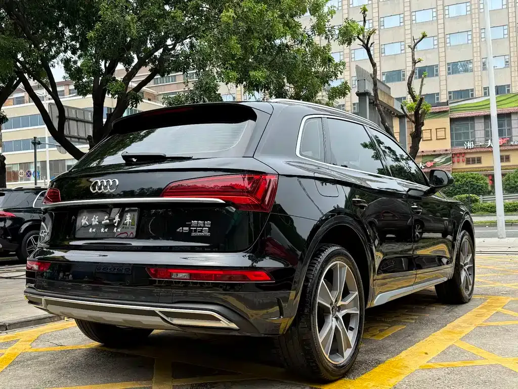 Audi Q5L — фото 3