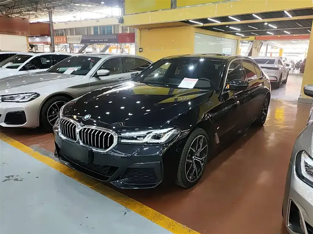 BMW 5 Series — фото 1