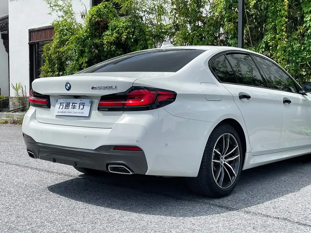 BMW 5 Series (Import) — фото 9
