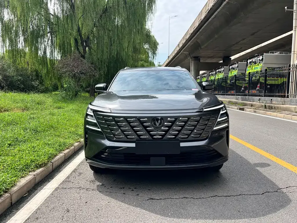 Changan CS75 PLUS — фото 1
