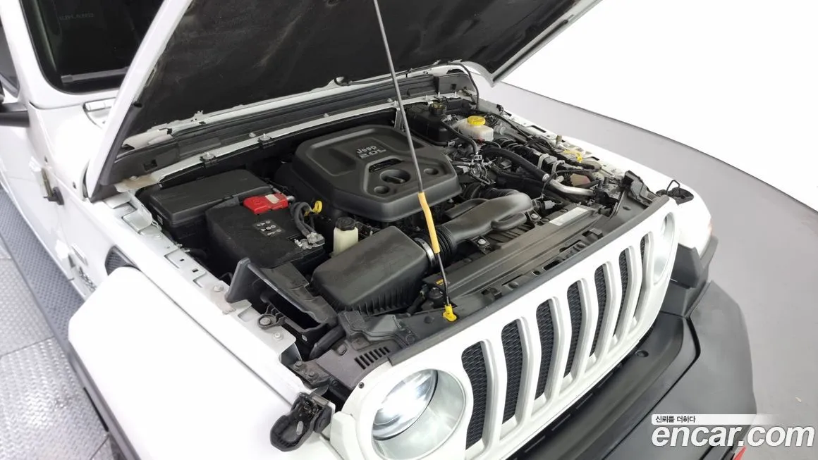 Jeep Wrangler — фото 6