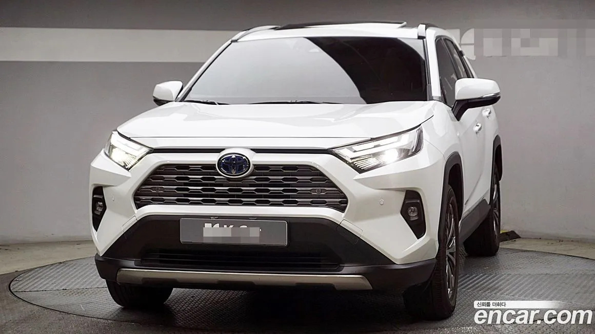 Toyota RAV4 — фото 1
