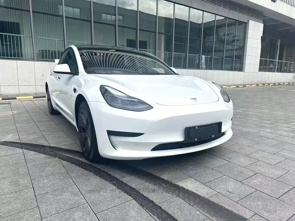 Tesla Model 3 — фото 2