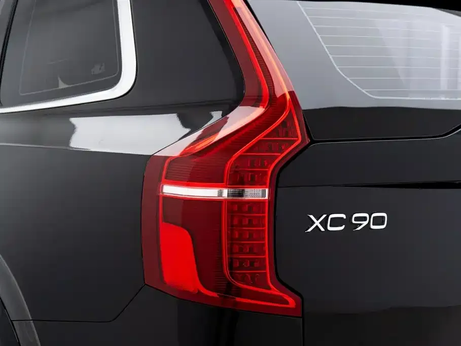 Volvo XC90 — фото 10