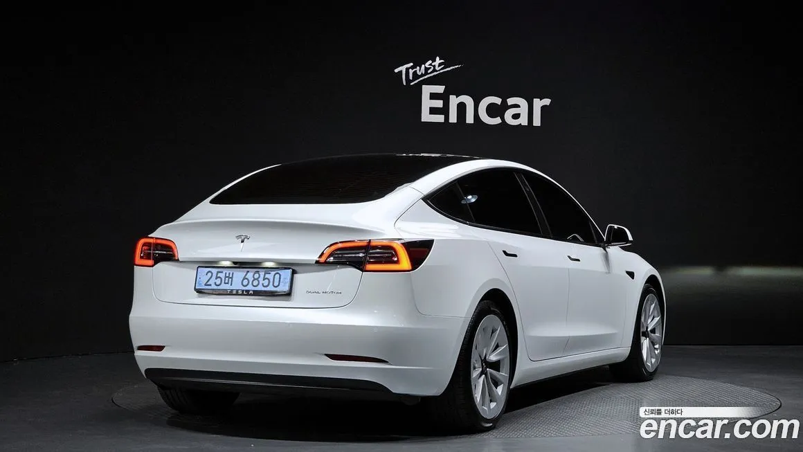 Tesla Model 3 — фото 2