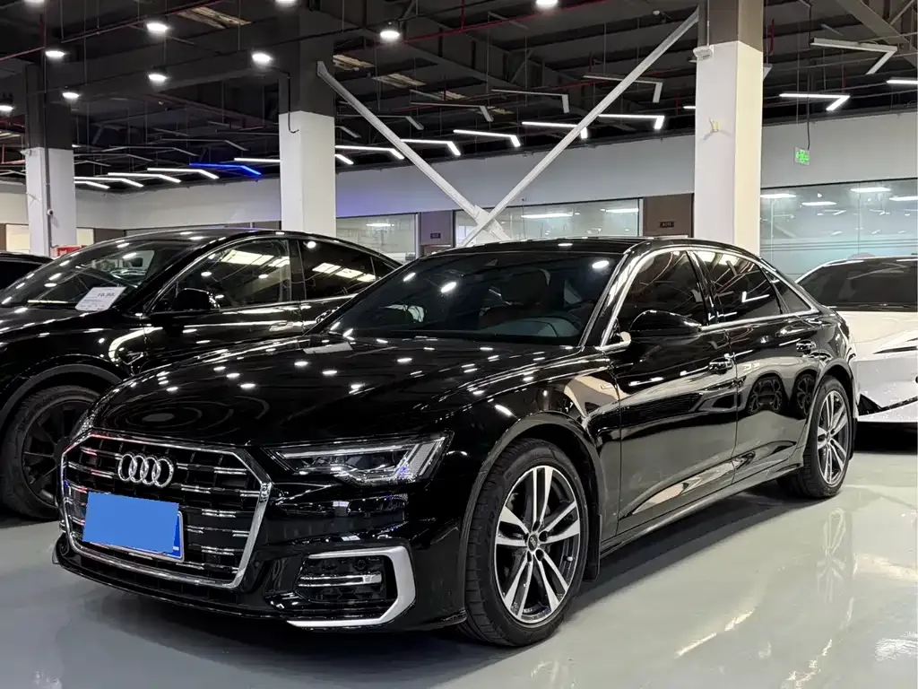 Audi A6L — фото 1