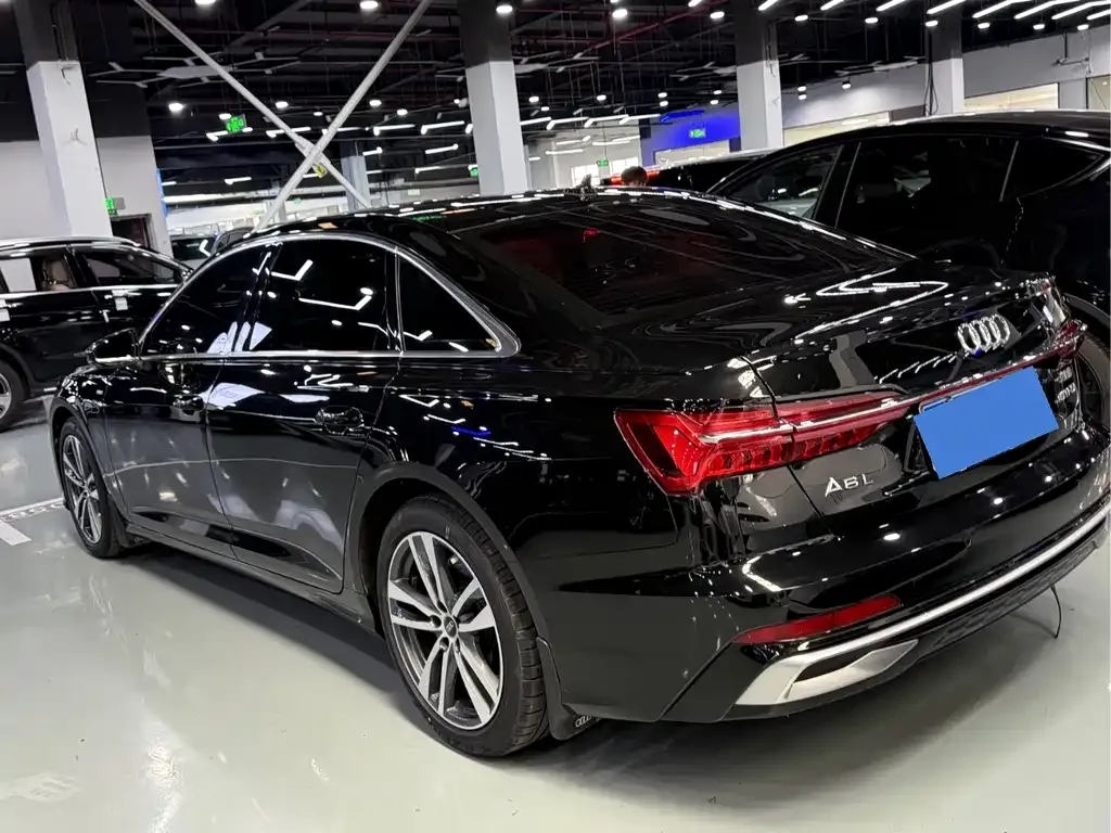 Audi A6L — фото 10
