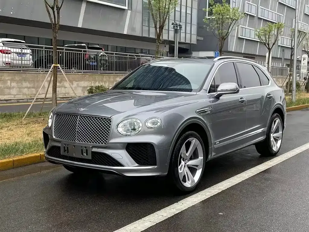 Bentley Bentayga — фото 1