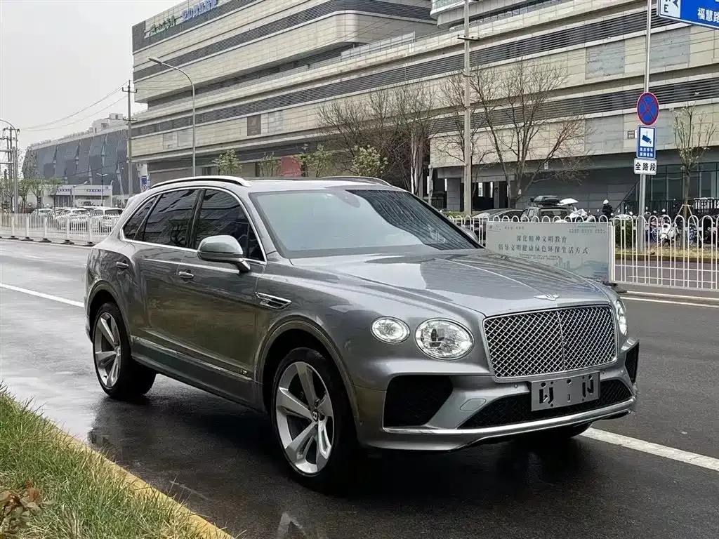 Bentley Bentayga — фото 2
