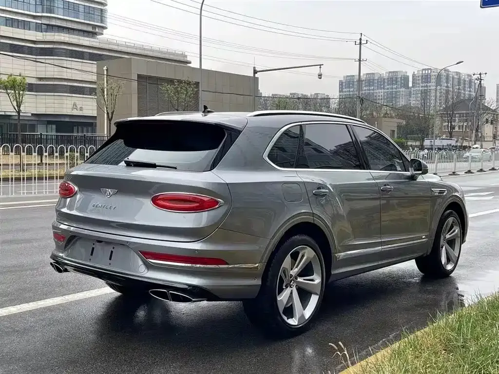 Bentley Bentayga — фото 3