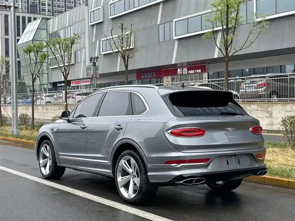 Bentley Bentayga — фото 4