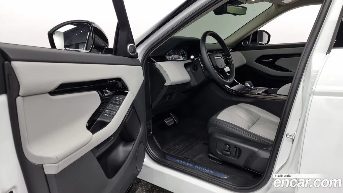 Land Rover Range Rover Evoque — фото 10