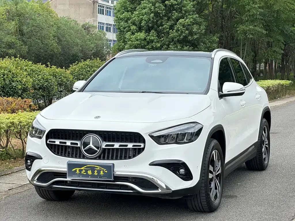 Mercedes-Benz GLA — фото 1