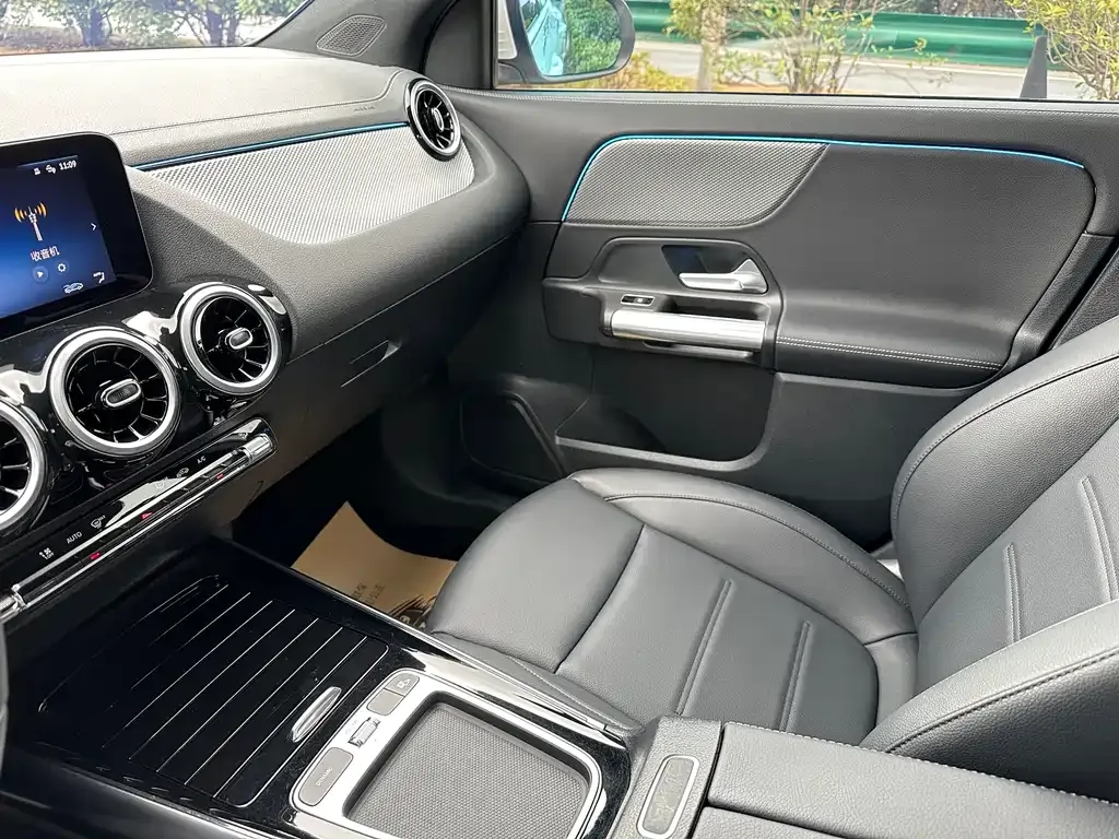 Mercedes-Benz GLA — фото 6