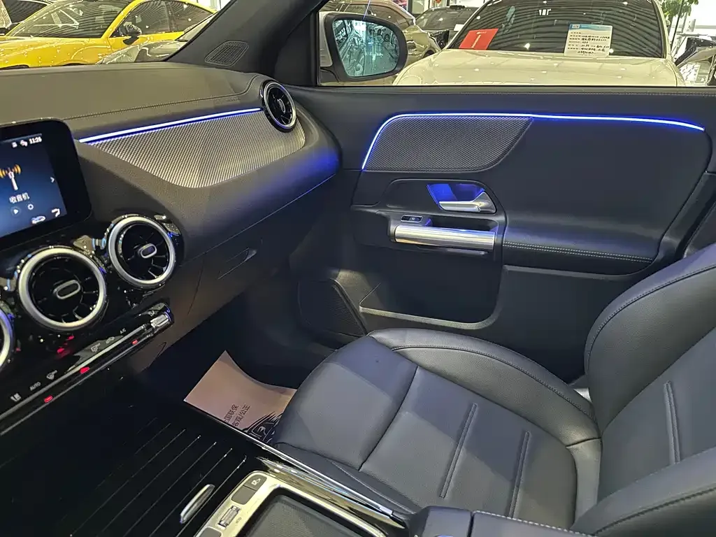 Mercedes-Benz GLA — фото 7