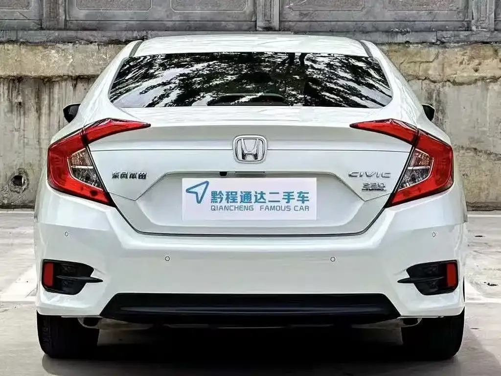 Honda Civic — фото 8