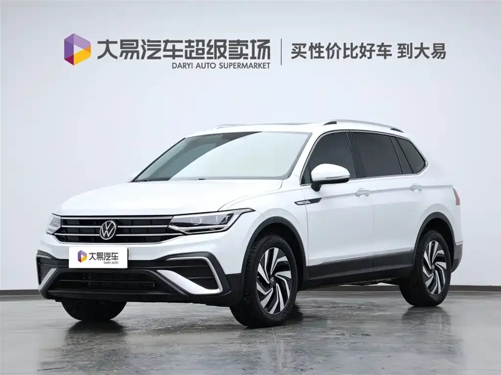 Volkswagen Tiguan L — фото 1